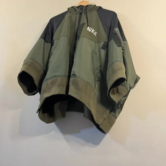 Nike x Sacai Women's Full-zip Hooded Jacket in Cargo Khaki Sz L